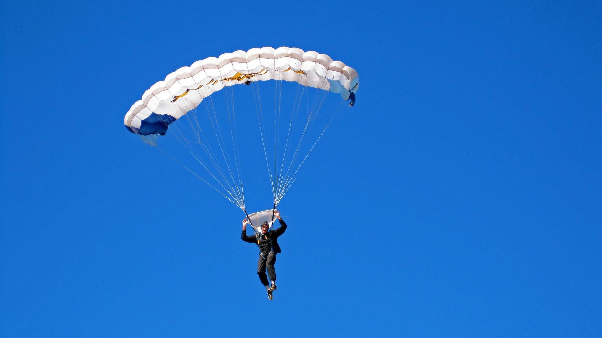 AYX GAMING-张雨霏与残奥运动员同台呼吁共融体育，张雨霏的奥运项目